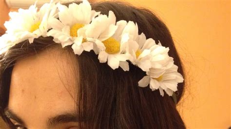 How To Create A Gorgeous Hippie Flower Crown Diy Style Tutorial