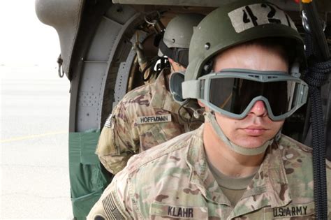 Usarcents First Air Assault Course Graduates Students Article The