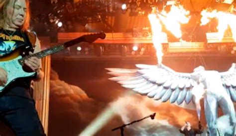 Iron Maiden Publica Flight Of Icarus En Vivo De Su Gira Legacy Of The