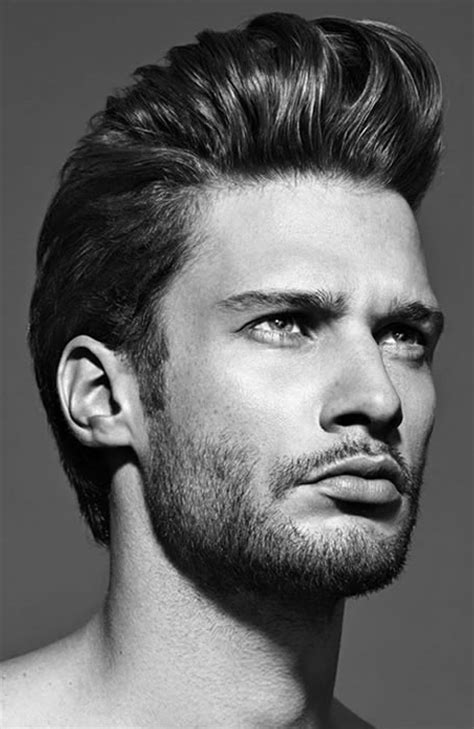 Wavy hair adds desirable volume and texture to every haircut and style. Dé 30 beste herenkapsels met een pompadour | MAN MAN