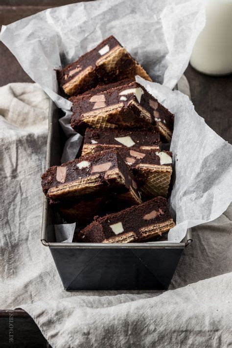 Check spelling or type a new query. Mein Rezept für Triple Chocolate Brownies auf knusprigem ...