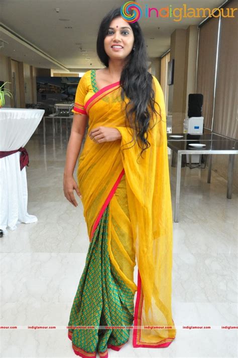 Usha Jadhav Actress Photoimagepics And Stills 423744