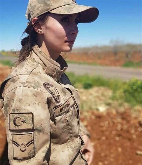 Turkish 🇹🇷 Female Army Sergant Savaşçı Kadın Askeri Askeriye