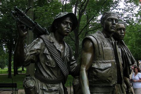 Washington Dc Vietnam Veterans Memorial The Three Soldiers A