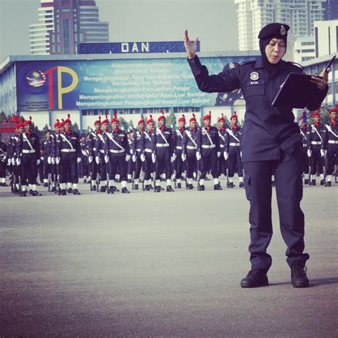 Don carleone 3 years ago. REZQEEN HILL: Selamat Hari Polis 206 Tahun @PDRMsia ...
