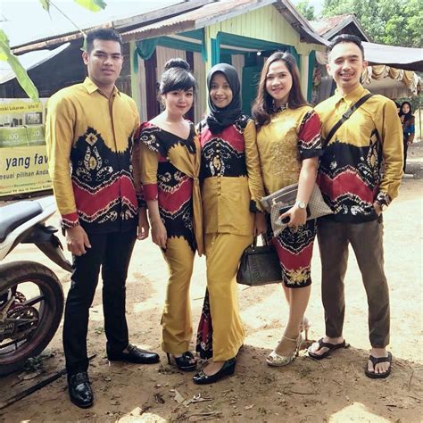 Hal tersebut membuat berbagai model baju wanita muslim yang terbaru telah menjadi slaah satu bagian terpenting dalam tren fashion. Model Baju Sasirangan Laki Laki - Seputar Model