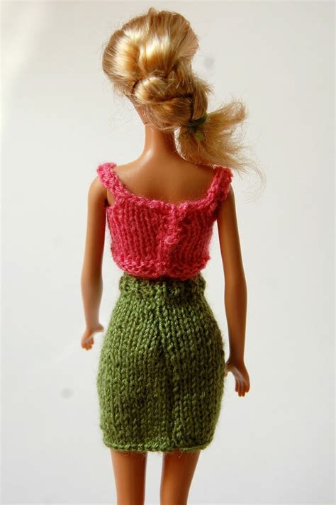 A Free Knitting Pattern For A Stylish Pencil Skirt For Your Barbie