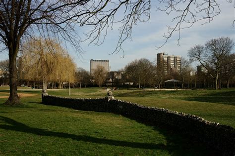 Wandle Park © Peter Trimming Geograph Britain And Ireland