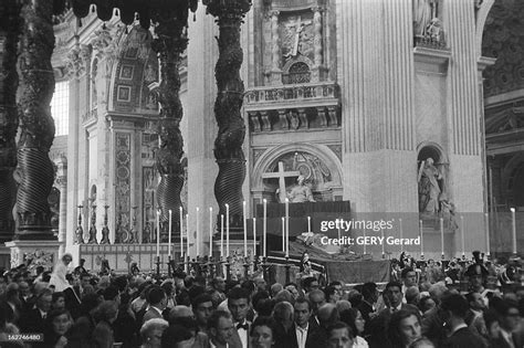Funeral Of Pope Pius Xii En Octobre 1958 à Rome Au Vatican à