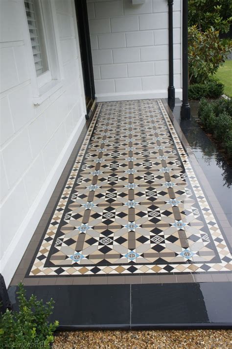 Fitzroy Olde English Tiles™ Terrace House Exterior Porch Tile
