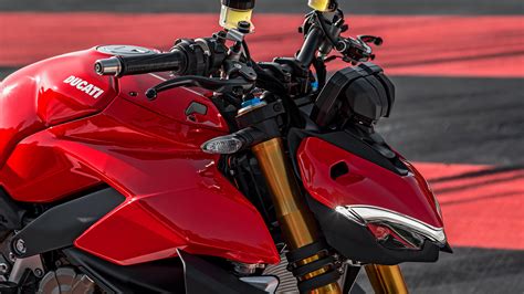 Ducati Streetfighter V Et V S Ducati Montr Al