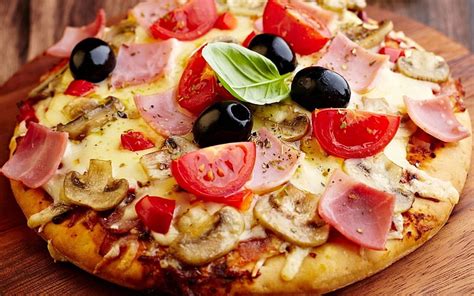 Tomato Mushroom And Cheese Pizza Mushrooms Pizza Olives Ham