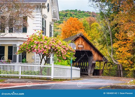 Woodstock Vermont Middle Covered Bridge Stock Photo Image Of America