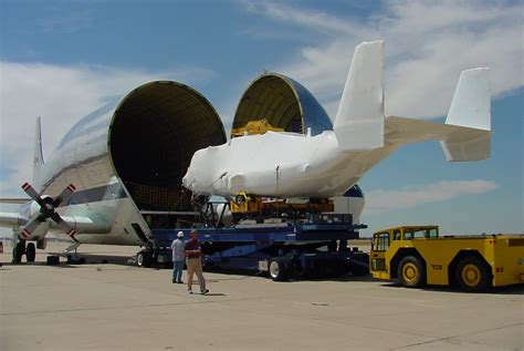 Freakishly Large Cargo Plane Can Carry Nasas Space
