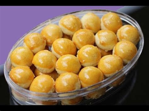 Jika anda masih kurang jelas dengan uraian resep nastar keju tanpa oven di atas, silakan simak. Cara Membuat Nastar Keju Yang Lembut Dan Lumer Di Mulut - YouTube