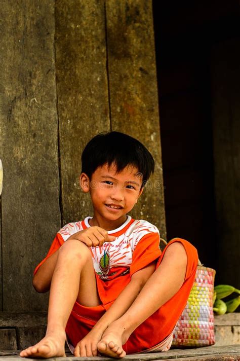 vietnamesische kinder redaktionelles bild bild von zicklein 102442440