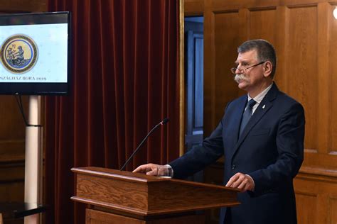 December 29.) magyar politikus, a fidesz alapító tagja. Hírek Ma - Kövér László keresztbe tett egy Orbán Viktor ...