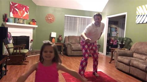 Videoviral El Baile De Un Padre Y Su Hija De 6 Años Youtube