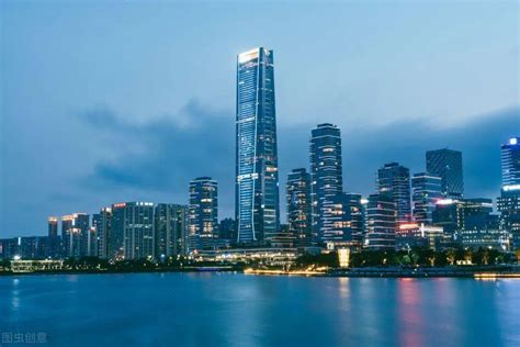 深圳特区报 深圳商报 深圳晚报 晶报 shenzhen daily 宝安日报 新传播 深圳青少年报 南方教育时报 香港 文明网 国防教育网 政协网 网协 深圳市新闻人才基金会 廉洁深圳 鹏城新力 深圳市建筑工务署. 打造世界一流新型智慧城市标杆城市，深圳凭什么？_建设