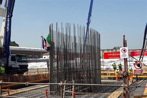 Chiesto il rinvio a giudizio, tra gli altri, per berti, castellucci e donferri Ponte Morandi | La prima colata di calcestruzzo per il ...