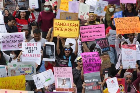 hundreds rally in in indonesia capital jakarta to protest violence against women on