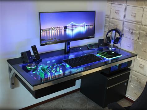 15 Cool Desks And Workspaces That Geeks Will Love Page 11