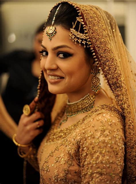 Bridal Jhoomar Beautiful Indian Brides Royal Indian Bride Pakistani