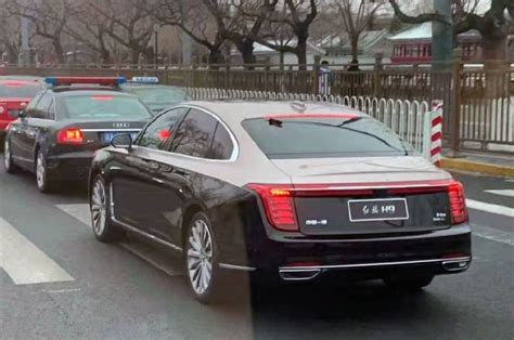 Российский проект кортежстраховаться у меня: Das neue Fahrzeug für chinesische Millionäre wurde ohne ...