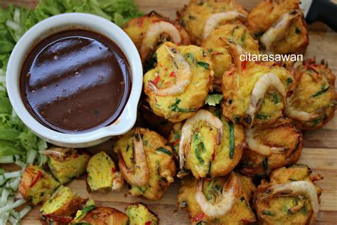 Fried prawn fritters or cucur udang, a popular deep fried de. Cucur Udang Rangup ~ Resepi Terbaik