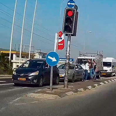 Jul 02, 2021 · כמו שהקונפליקט לא נבנה אלא צץ וחובט בראשי הצופים כמו אלת בייסבול, מוטחים גם פרצי מוסר השכל תקיפים. כביש ראשי לגיהינום