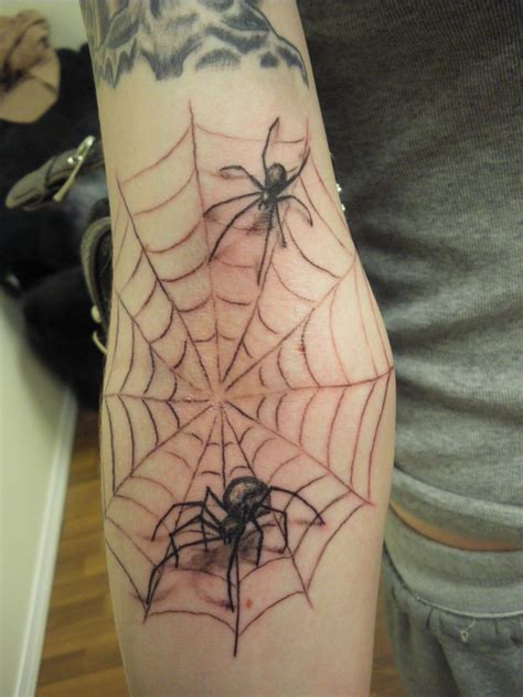 Black Widows S Tattoo Tattoos Geometric Tattoo