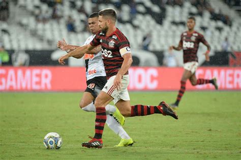 Fluminense, botafogo and flamengo, with the latter being its biggest rival. Flamengo x Vasco: saiba como assistir à final do Carioca ...