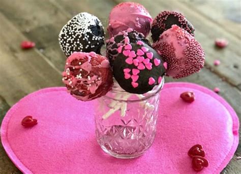 Best Valentines Day Cake Pops Recipe With How To Video Parade
