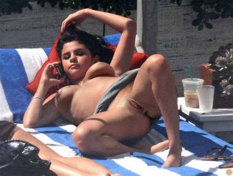 Selena Gomez Fully Naked By The Pool In Miami Porn Pictures Xxx Photos