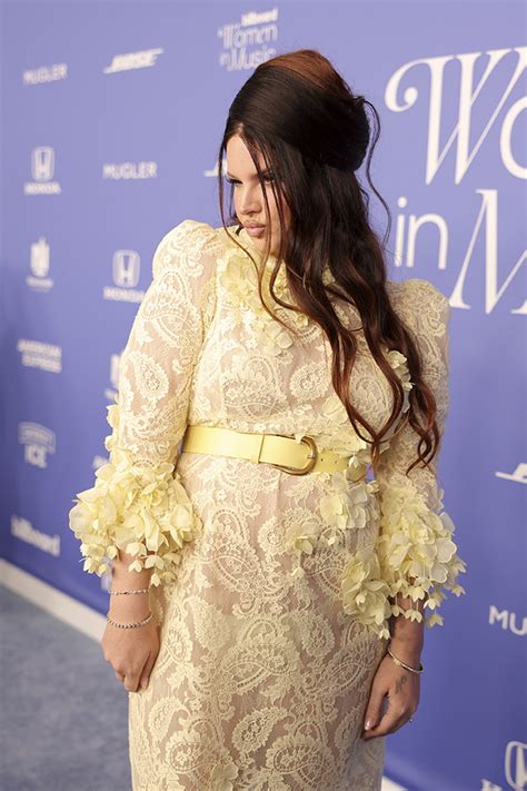 Lana Del Rey Glows In Yellow At Billboard Women In Music Awards 2023 Wwd