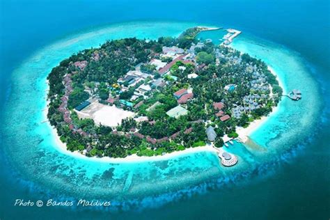 It is a country entirely made up of small coral islands scattered over a large area of sea. Full Map of Maldives with Resorts, Airports and Local ...