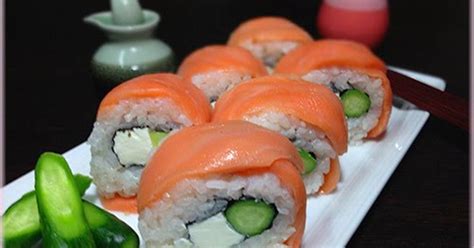 Avocado Salmon Philadelphia Rolls Recipe By Cookpad Japan Cookpad