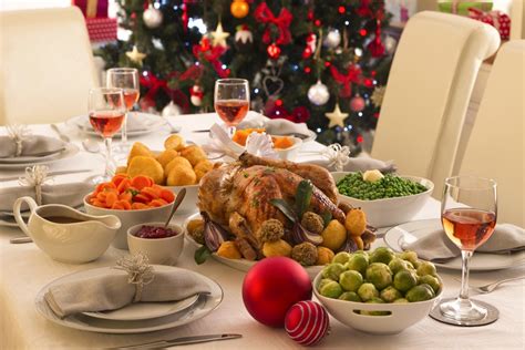 The centrepiece is traditionally a roast turkey, stuffed and served with cranberry sauce (or gravy, or bread sauce) and trimmings. The average British person eats 6,000 calories on ...