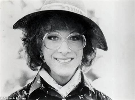 Dustin hoffman on his role in tootsie plus review; Dustin Hoffman chokes back tears as he says dressing as a ...