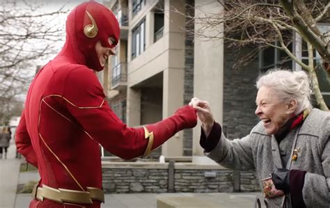 Caity Lotz Directs Grant Gustin As Old Man Flash In The Next The Flash