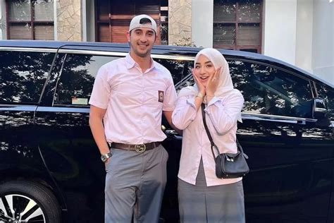 Makin Cantik Margin Wieheerm Istri Ali Syakieb Putuskan Untuk Kenakan Hijiab Suami Sudah