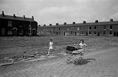These Shocking Pictures Show What Poverty Was Like In Manchester In The