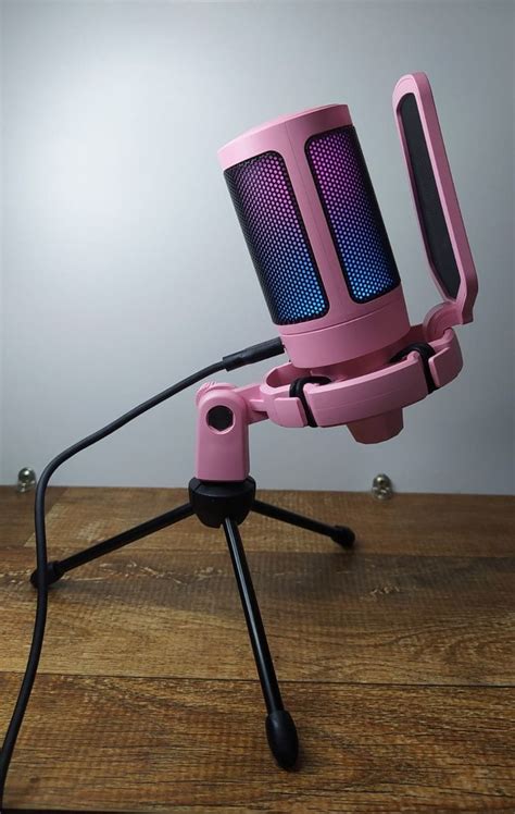 Microfone Gamer Rosa Com Pop Filter E Tripé 7 Tons Rgb Fifine