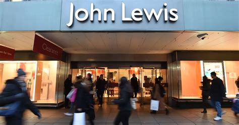 The Big Name High Street Chains That Are Cutting Jobs And Shutting