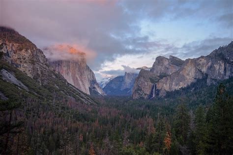 Tunnel View Yosemite National Park California Usa