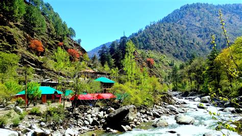 As it shares its borders to j&k, tibet, punjab and uttrakhand, the climate here enjoys summers from march to june and dry winters in the months of october to february. Head Out To These 14 Stunning Offbeat Destinations In ...