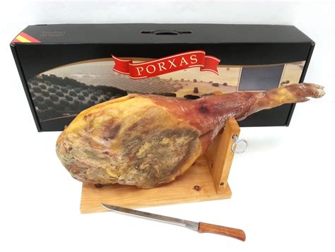 serranoham met poot hamklem en mes van de beek delicatessen