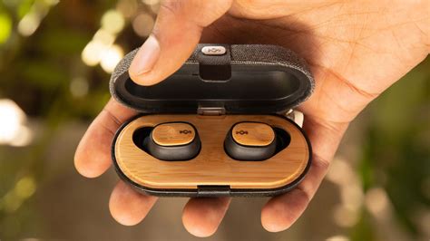 House Of Marleys Eco Friendly Liberate Air Earbuds Aim To Beat Apple