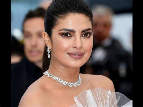 Cannes 2019 Did Priyanka Chopra Photoshopped Her Arms Or Is It A