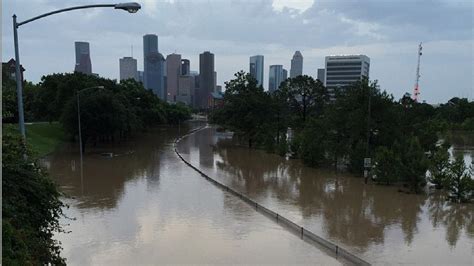 Live Updates Massive Flooding Continues In Houston Freeways Submerged